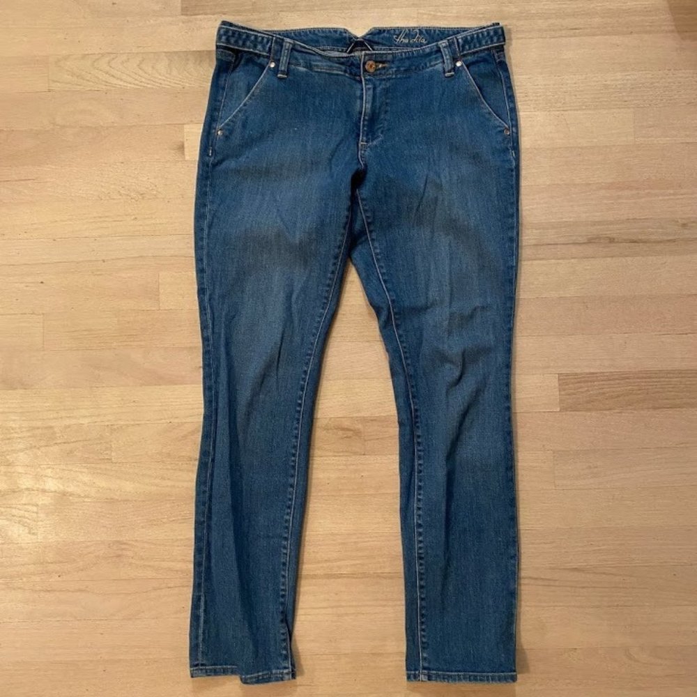 Old Navy The Diva Low Rise Jeans Size 8